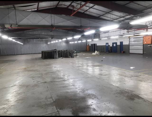 918M² FACTORY TO LET IN HAMMARSDALE